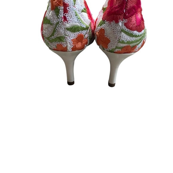 AEROSOLES Women's Floral Embroidered Flats - Red and Green - Picture 3 of 5